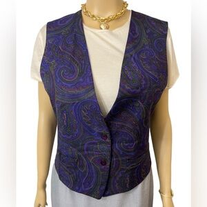 Ellen Tracy Purple Paisley Vest Size 8 Two Button Closure & A Silk Strap In Back